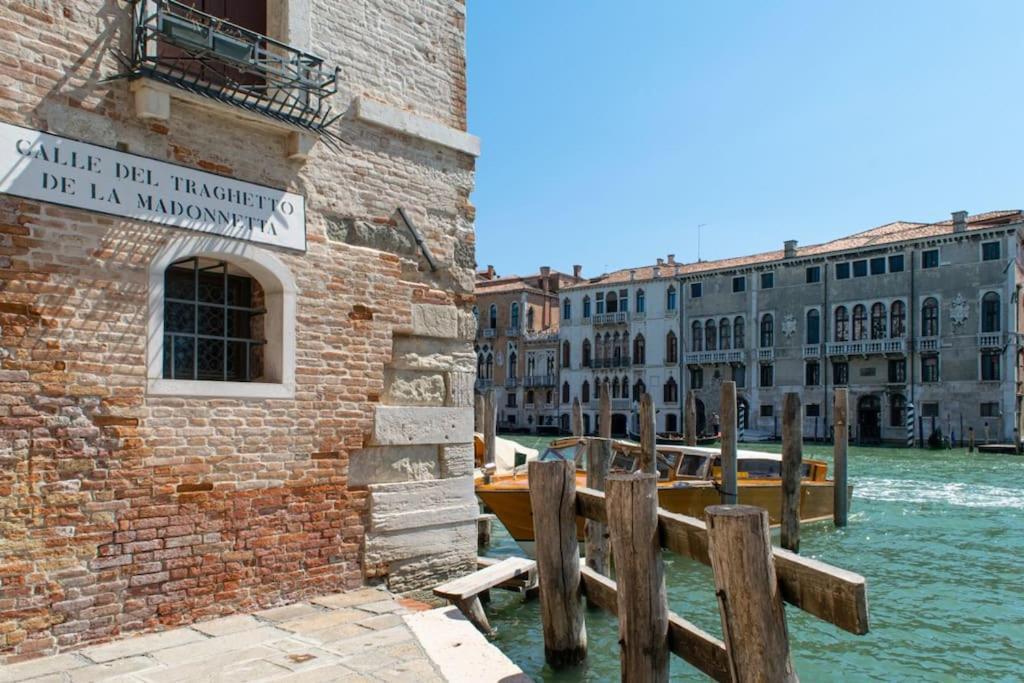 Residence Alma - Rialto Bridge Venetië Buitenkant foto